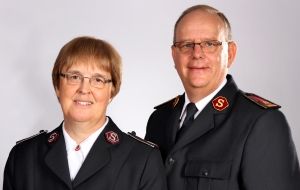 General & Commissioner Cox lead 60th anniversary celebrations for PNG territory 
